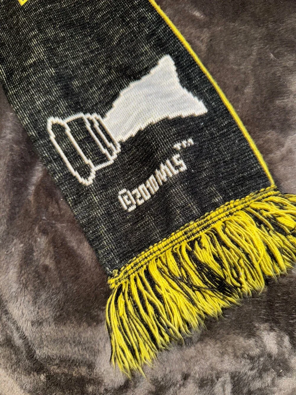 Columbus Crew MLS Cup 2010 Scarf Yellow Black Acrylic Soccer Fan
